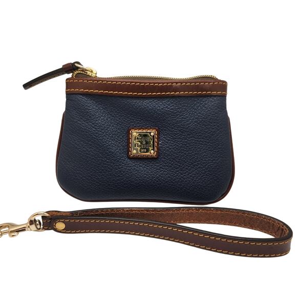 NWOT Dooney and Bourke Wristlet - Picture 1 of 10